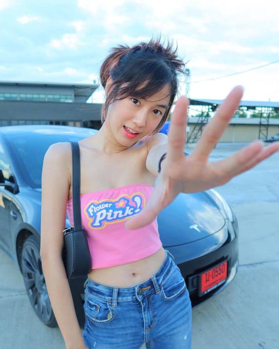 เก๋ไก๋สไลเดอร์ เปิดวาร์ป สาวสวย ยูทูปเบอร์ชื่อดัง ดีกรีนางเองป้ายแดง 40