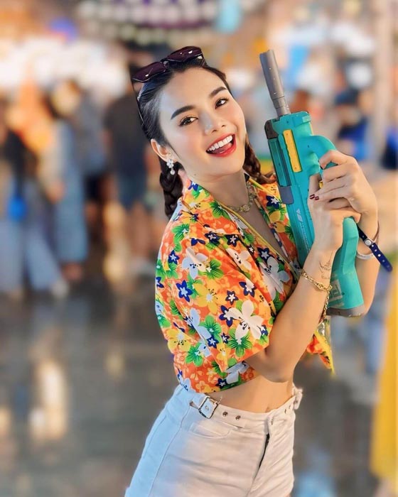หลิว อาจารียา แจกวาร์ป นักร้องลูกทุ่ง สาวสวย เซ็กซี่ น่ารัก ขวัญใจหนุ่ม ๆ 14
