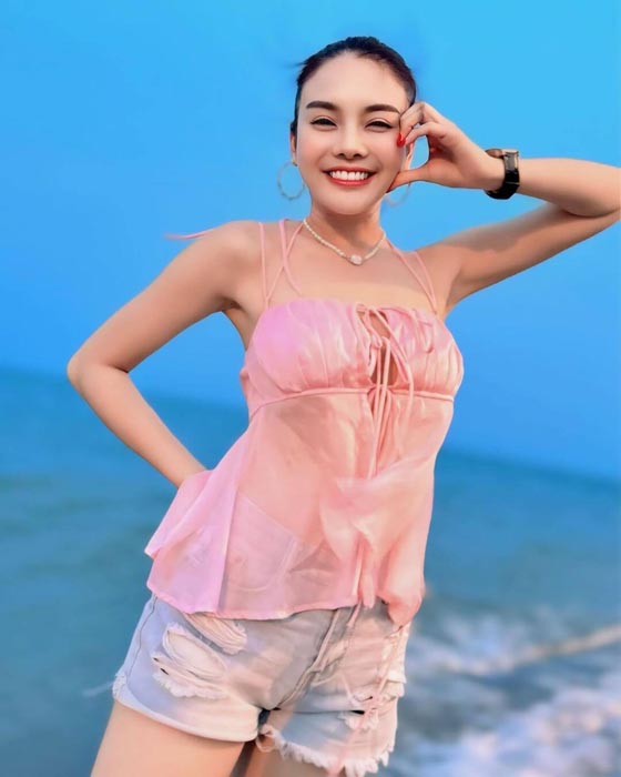 หลิว อาจารียา แจกวาร์ป นักร้องลูกทุ่ง สาวสวย เซ็กซี่ น่ารัก ขวัญใจหนุ่ม ๆ 16