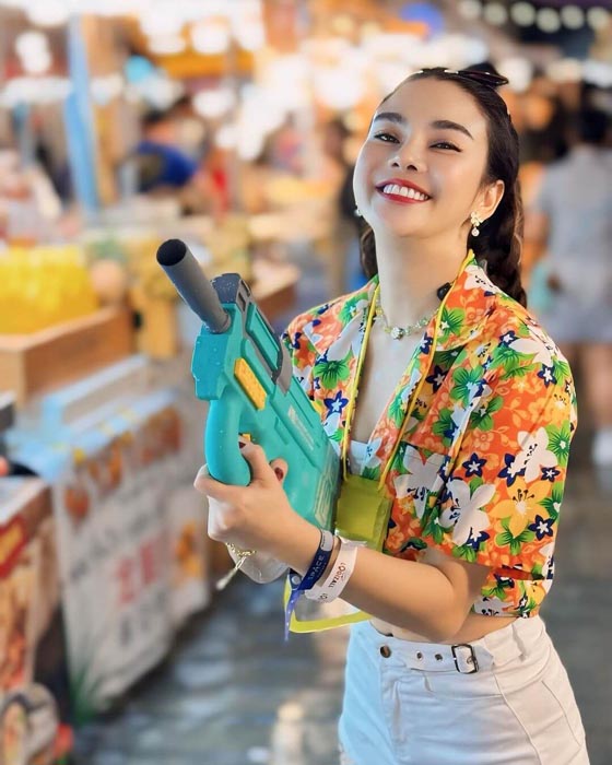 หลิว อาจารียา แจกวาร์ป นักร้องลูกทุ่ง สาวสวย เซ็กซี่ น่ารัก ขวัญใจหนุ่ม ๆ 20