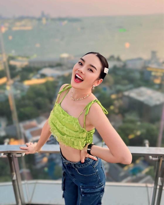 หลิว อาจารียา แจกวาร์ป นักร้องลูกทุ่ง สาวสวย เซ็กซี่ น่ารัก ขวัญใจหนุ่ม ๆ 21