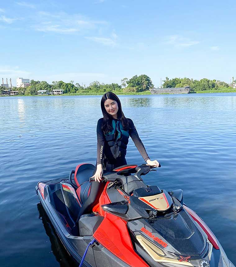 นุ่น สุทธิภา แจกวาร์ ดารา นักแสดง ยูทูบเบอร์ สาวสวย หุ่นแซ่บ ดีกรีไม่ธรรมดา 6
