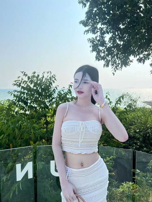 Pat น้อง แพท นางแบบ สาวสวย ชุดว่ายน้ำ บีกีนี่ อกใหญ่ สุดแซ่บ 18+ 18