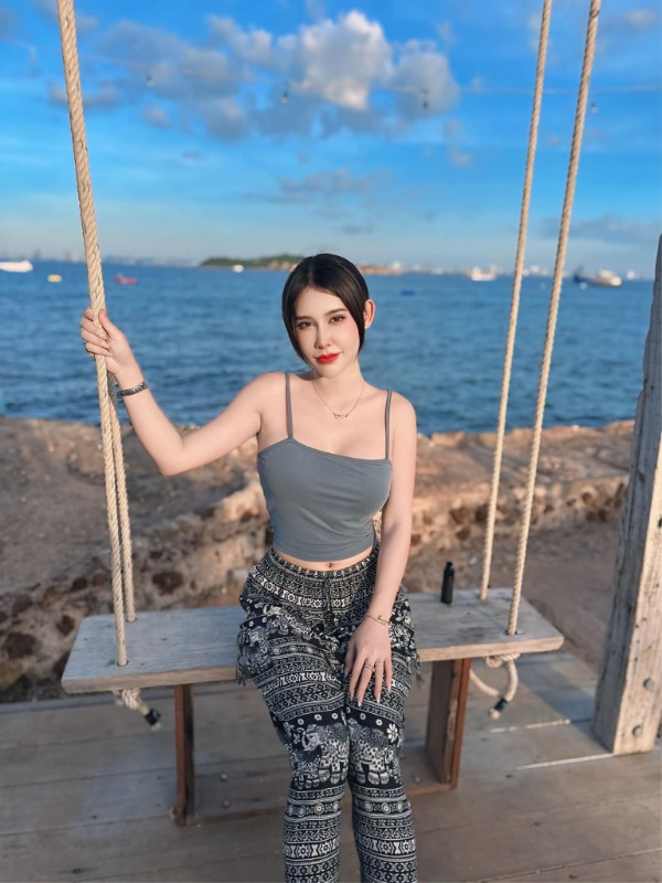 pattiie z แจกวาร์ป นางแบบ พริตตี้ น้อง แพตตี้ สวยแซ่บ เซ็กซี่ นมโต 18+ 14