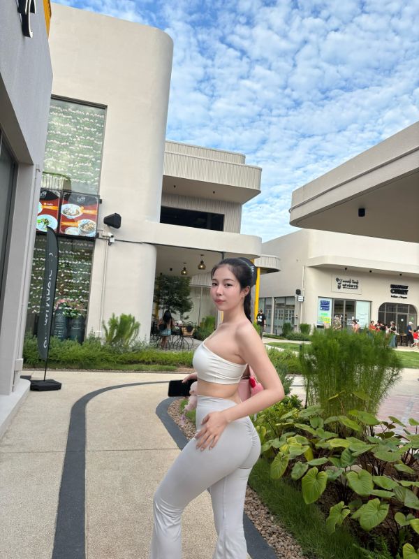 Kamonchat น้อง ไอซ์ แจกวาร์ป สาวสวย พริตตี้ นมโต สวยแซ่บ ดาวtiktok 17