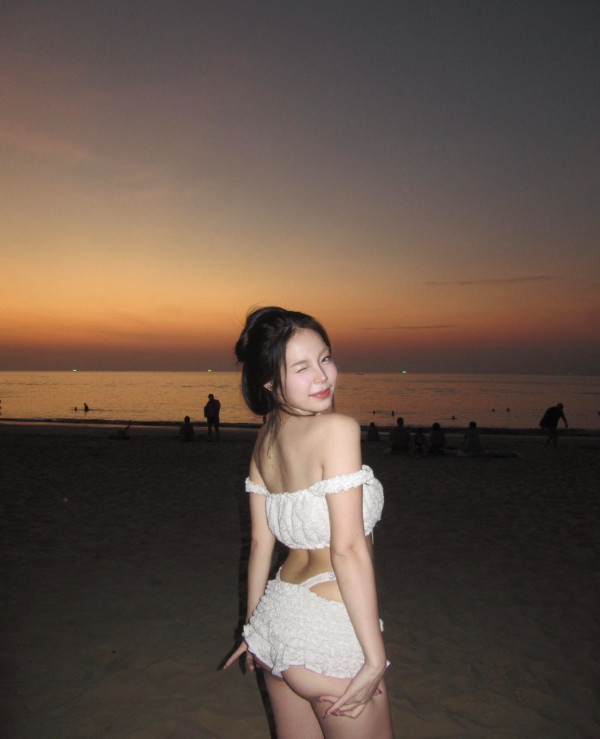 Kamonchat น้อง ไอซ์ แจกวาร์ป สาวสวย พริตตี้ นมโต สวยแซ่บ ดาวtiktok 3