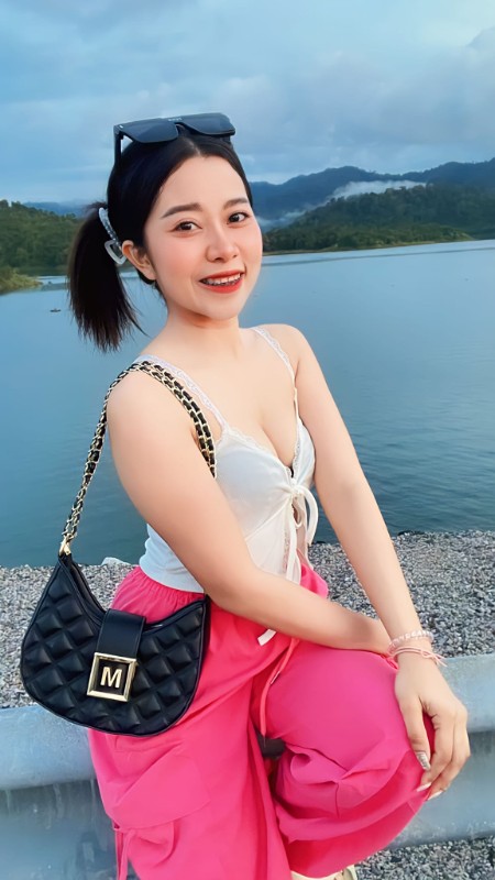 Fah Pattama น้อง ปลายฟ้า สาวสวย แคดดี้ ตัวเล็ก อกโต เซ็กซี่ แอบแซ่บ 4