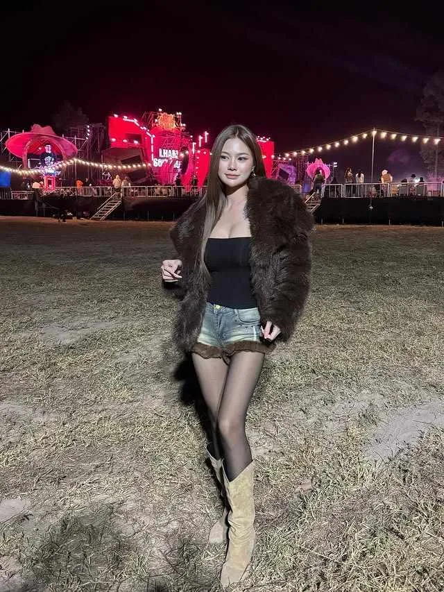 Mueylix หมวยลี่ แจกวาร์ป สาวสวย สุดแซ่บ OnlyFans VK 18 + 22