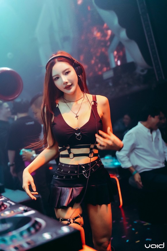 น้องลูกหว้า lookwadj ประวัติ ช่องทางติดตามและผลงานดีเจสาวสวย 26